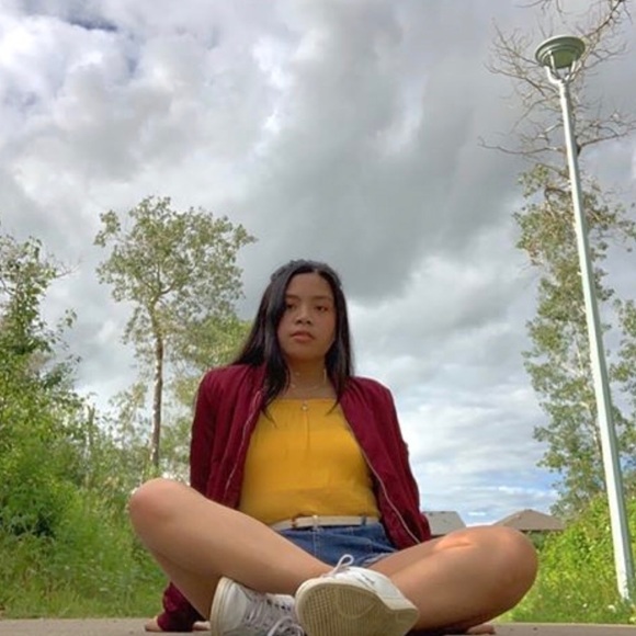 GUESS Fun Off-the-shoulder Top - Picture 6 of 6